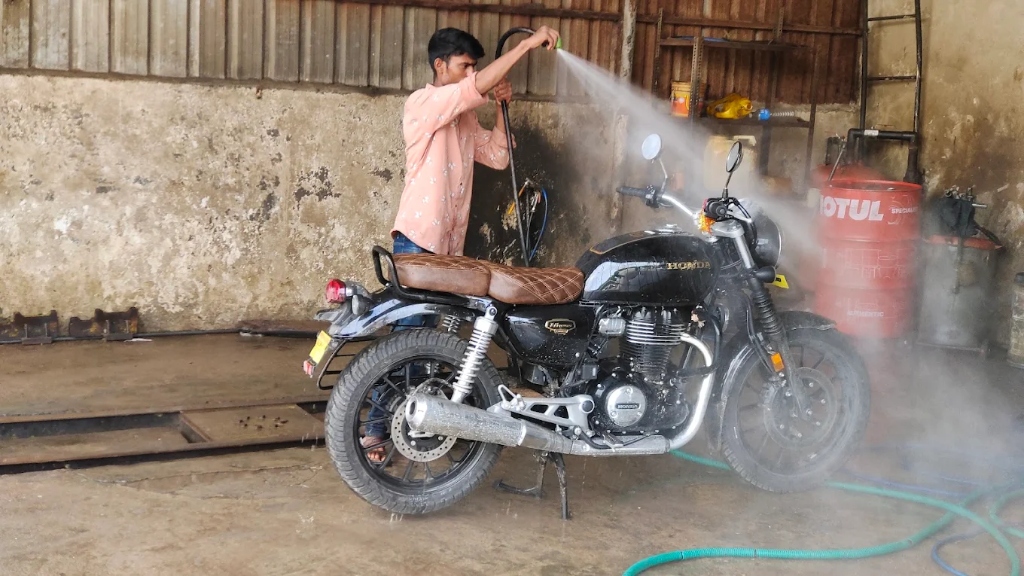 Honda H'ness CB350 Bike Wash & Pressure Spray Bay at A1 Car Wash