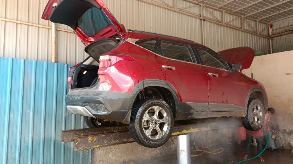 Maruti Brezza Wash Bay at A1 Car Wash