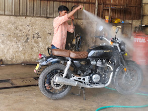 Royal Enfield Bullet Pressure Wash