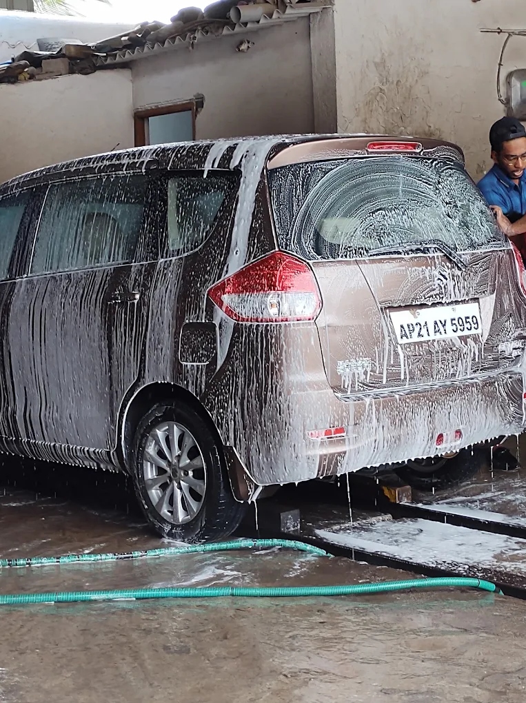 Dual Car Hydraulic Jack Lift Wash Station at A1 Car Wash