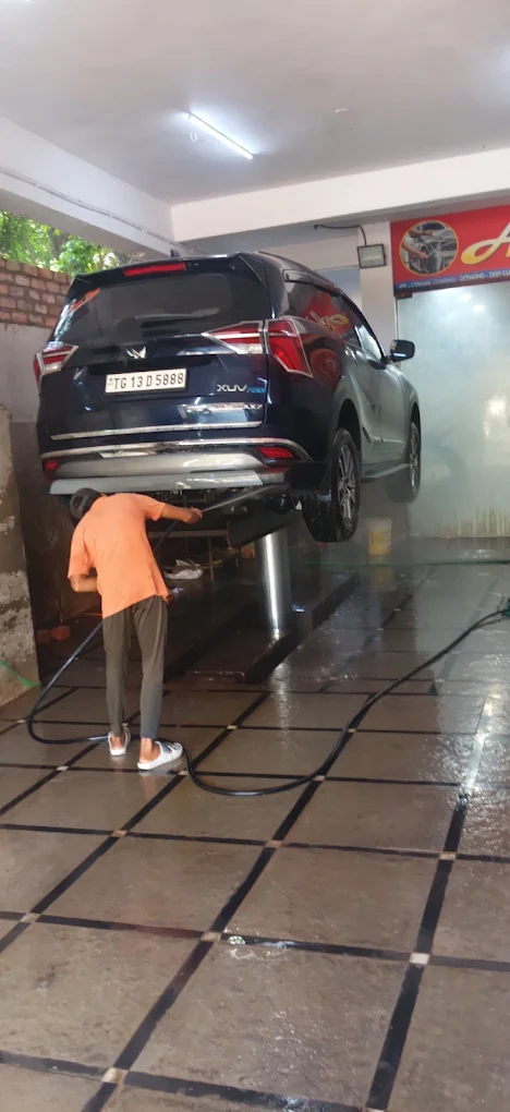 Mahindra XUV700 Hydraulic Ramp Underbody Wash at A1 Car Wash